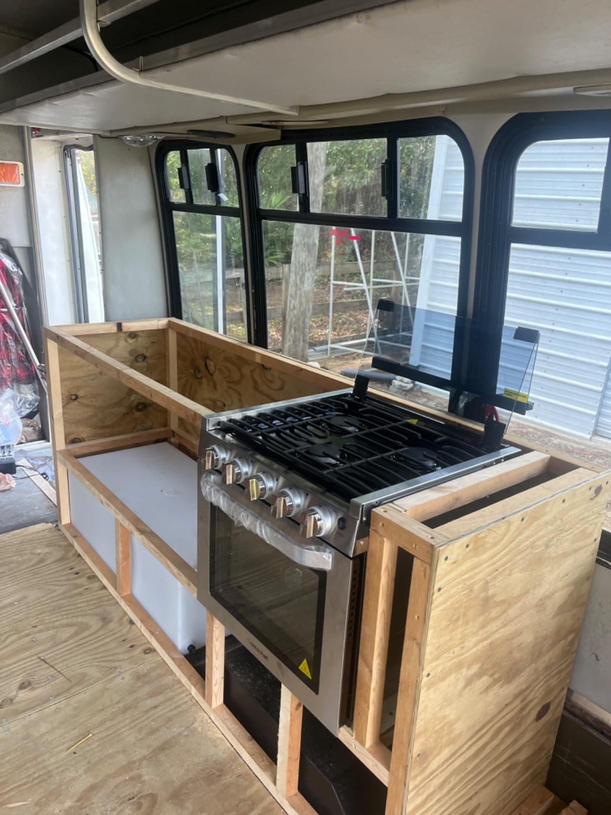 AMZCHEF 21 Inch RV Gas Range, 3 Burners 28,100 BTU Oven for RV/Camper/Trailer customer photo 1