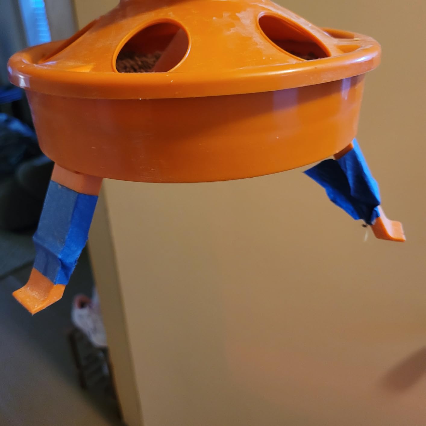 Eggluuz Chick Feeder and Waterer Kit, Top Fill 1.5kg Chick Feeder and 1.5L Chick Waterer with 3 Adjustable Heights customer photo 1