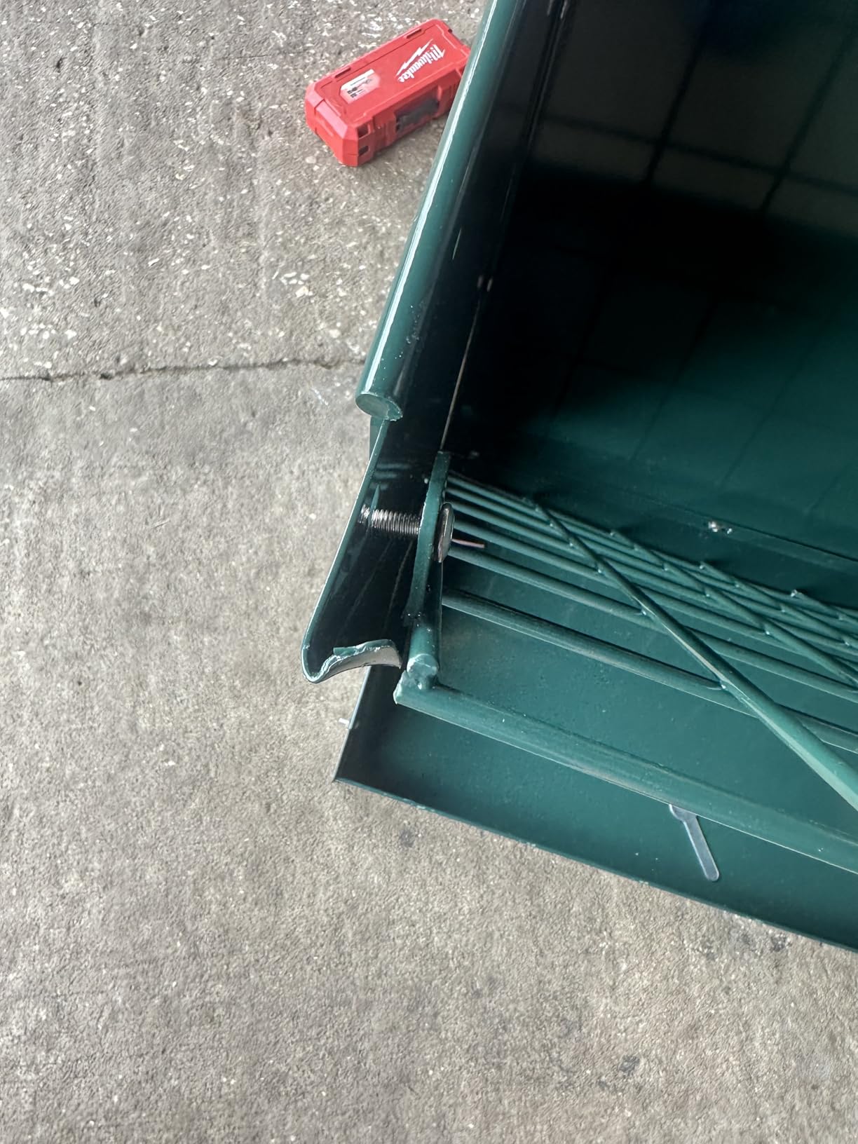 Wall Mount Hay Rack, Metal 2 in 1 Hay and Grain Feeder customer photo 2