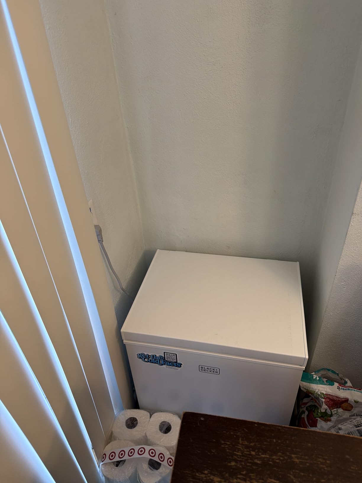 BLACK+DECKER 19.8 Cu. Ft. Chest Freezer, R600a Refrigerant, BCF1980E, White customer photo 1