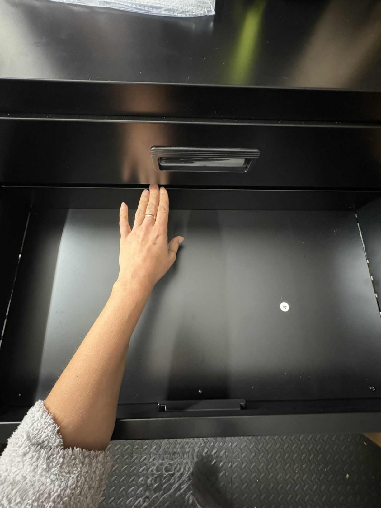 Work Benches for Garage with Drawers(Black,31.8''x16.5''x52'') customer photo 2