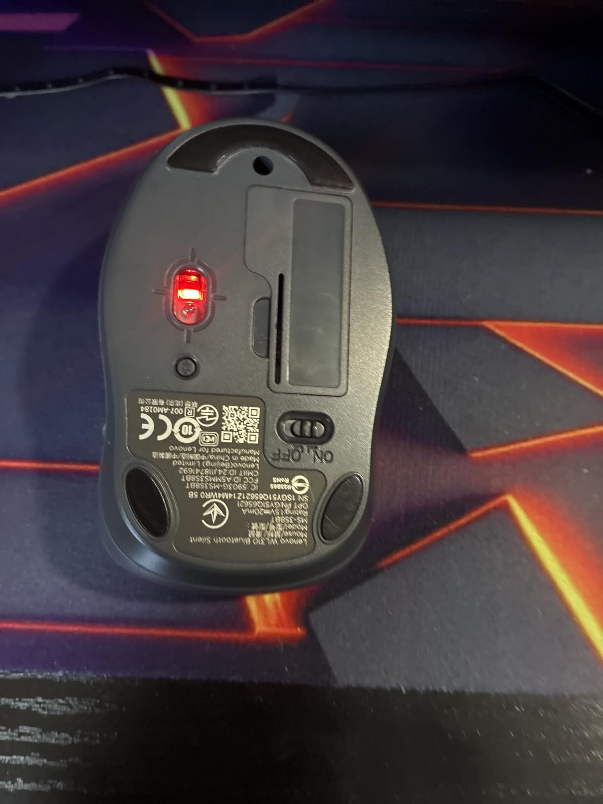 Lenovo WL310 Bluetooth Silent Mouse, Ergonomic, Adjustable DPI, Silent Clicks, Bluetooth 5.0, Portable for Windows, Mac, and Chromebook, Grey customer photo 2
