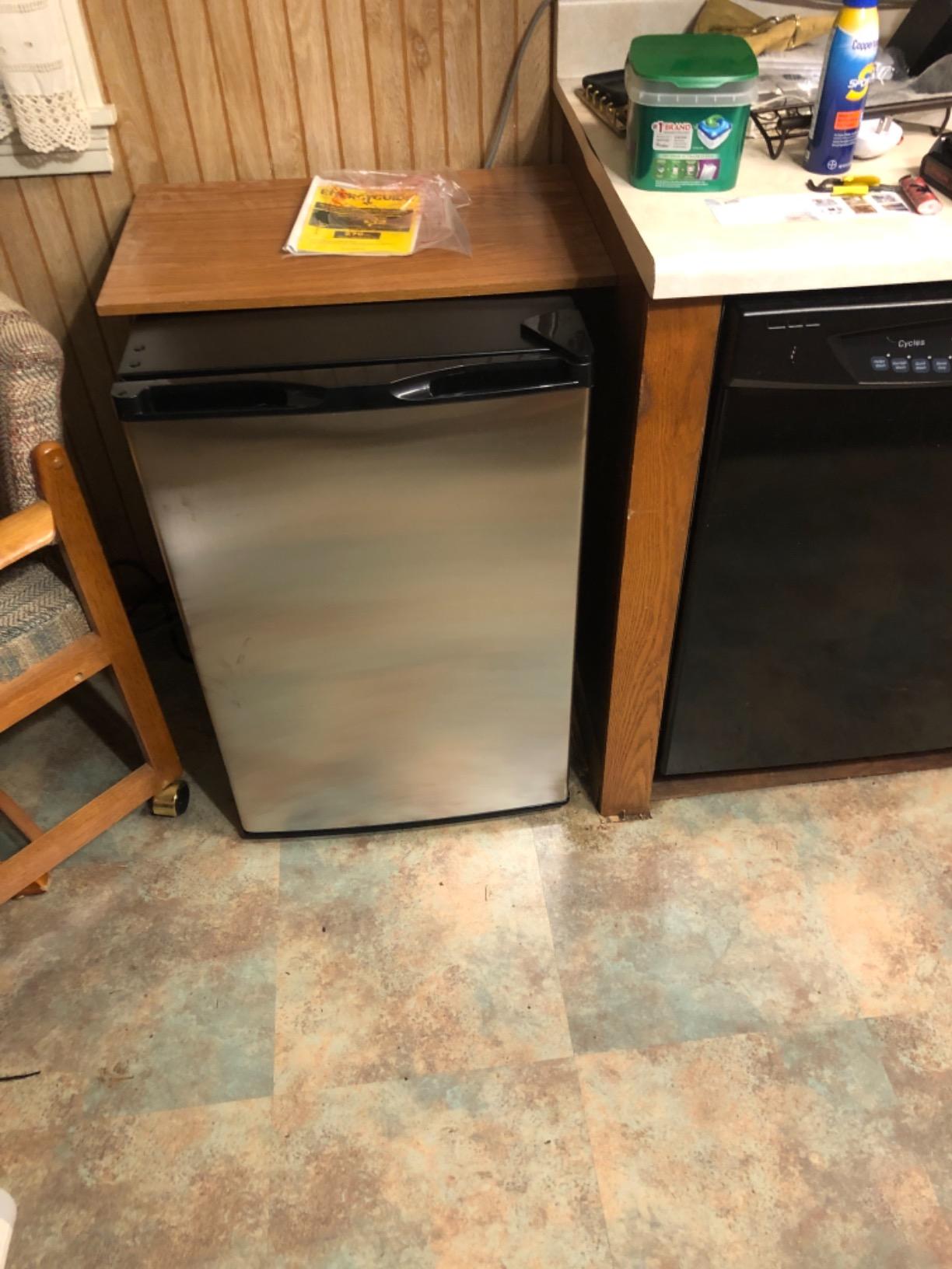 Kismile Upright Freezer, 6.0 Cu.ft Small Freezer, White customer photo 1