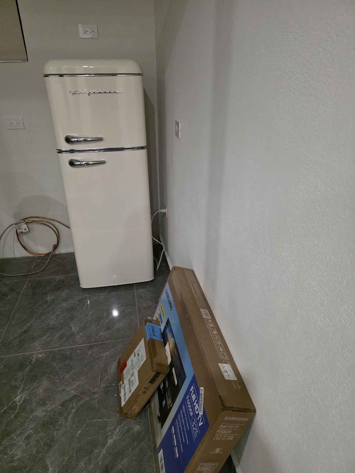 Frigidaire, 2 Door Apartment Size RETRO Refrigerator with Top Freezer, Chrome Handles, 7.5 cu ft customer photo 1
