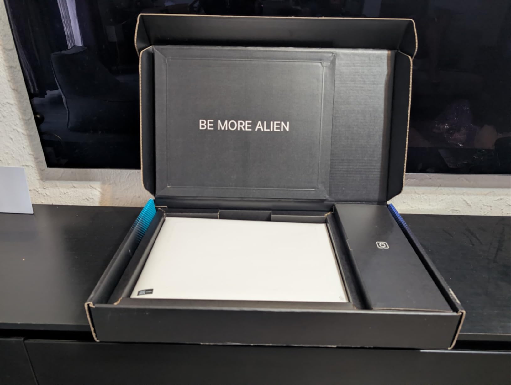 Alienware 16 Aurora Gaming Laptop, NVIDIA RTX 5060, Intel Core 7 240H customer photo 1