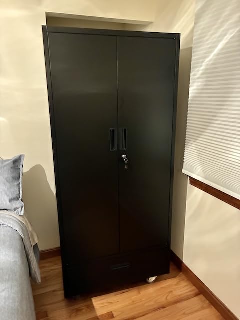 Reemoon 5 Adjustable 170 lb Shelves, Lockable Doors, Door pegboard and 4 Removable casters for Garage, Utility Storage. customer photo 2