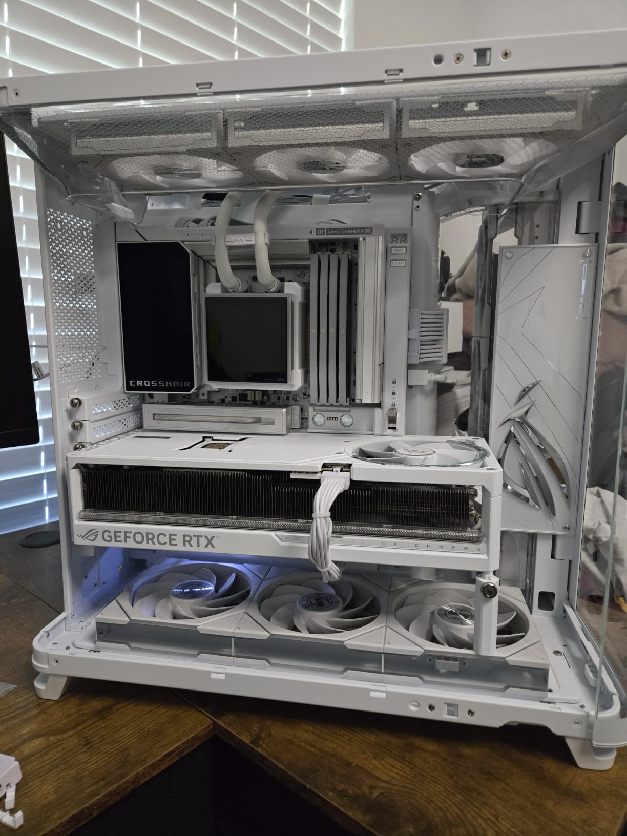 CORSAIR AIR 5400 RS ARGB Triple-Chamber Panoramic Mid-Tower PC Case – Black customer photo 2