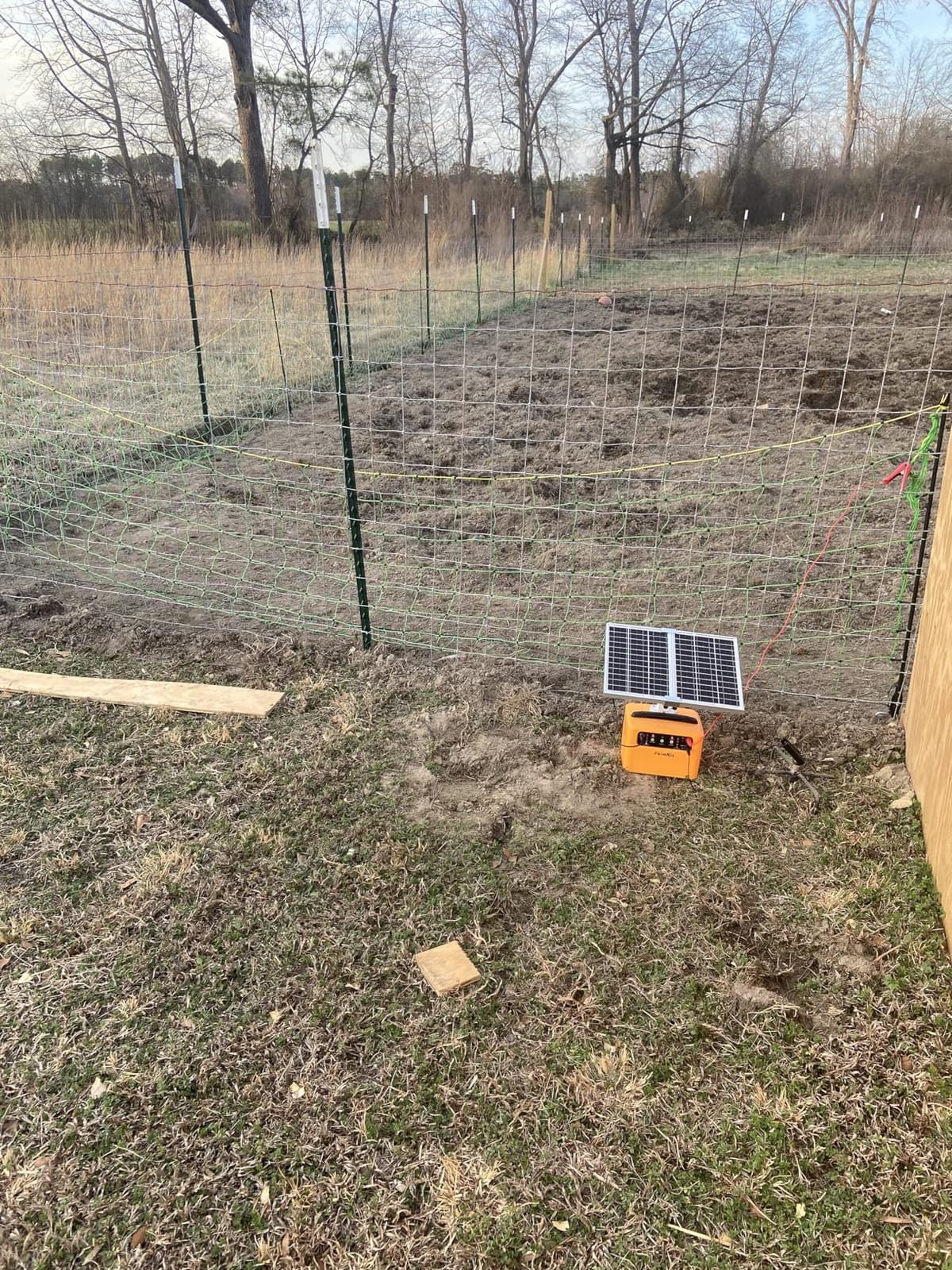 30 Miles Solar Electric Fence Charger, 0.3-1.5J for Livestock Farm customer photo 1
