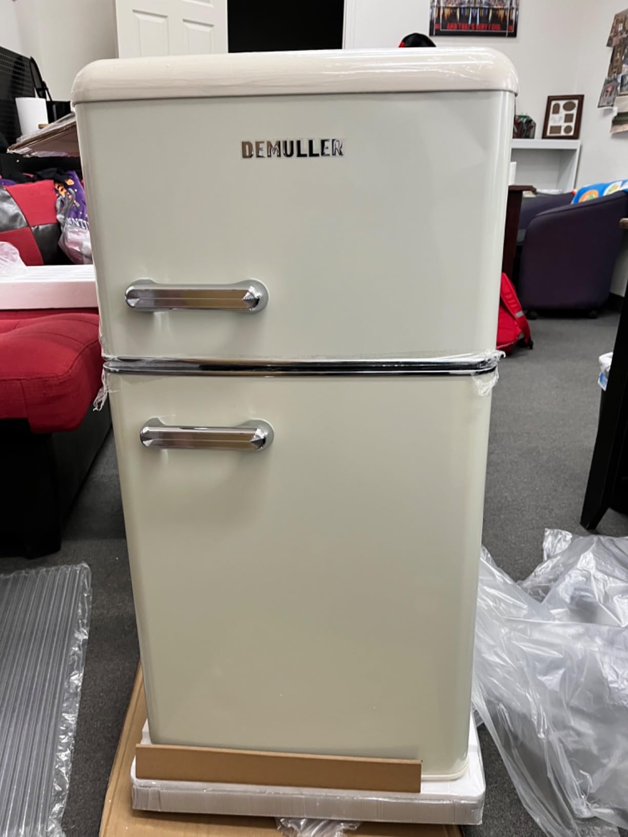 DEMULELR Retro Mini Fridge Dual Door Refrigerator with Freezer, 3.5 Cu.ft Small Refrigerator with Handle, Adjustable Temperature & Removable Glass Shelves, for Apartment/Dorm/Office/RV, BLUE customer photo 1