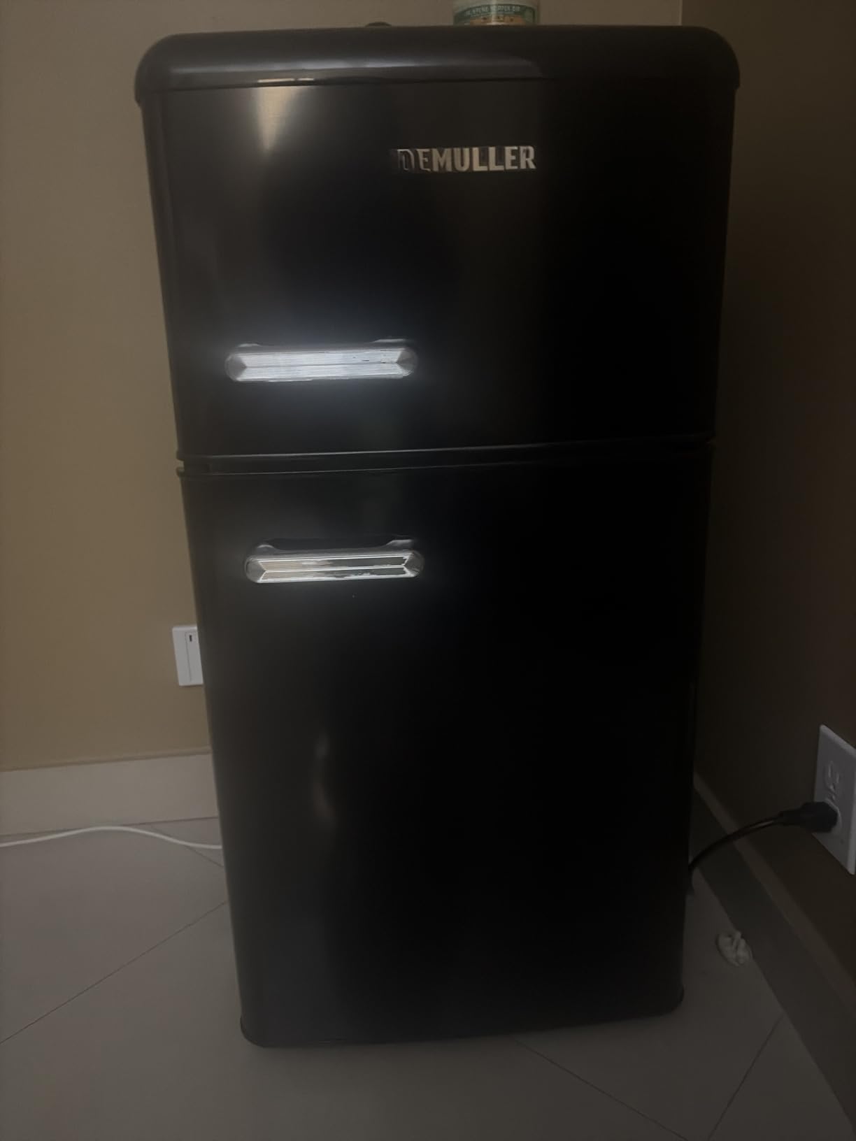 DEMULELR Retro Mini Fridge Dual Door Refrigerator with Freezer, 3.5 Cu.ft Small Refrigerator with Handle, Adjustable Temperature & Removable Glass Shelves, for Apartment/Dorm/Office/RV, BLUE customer photo 2