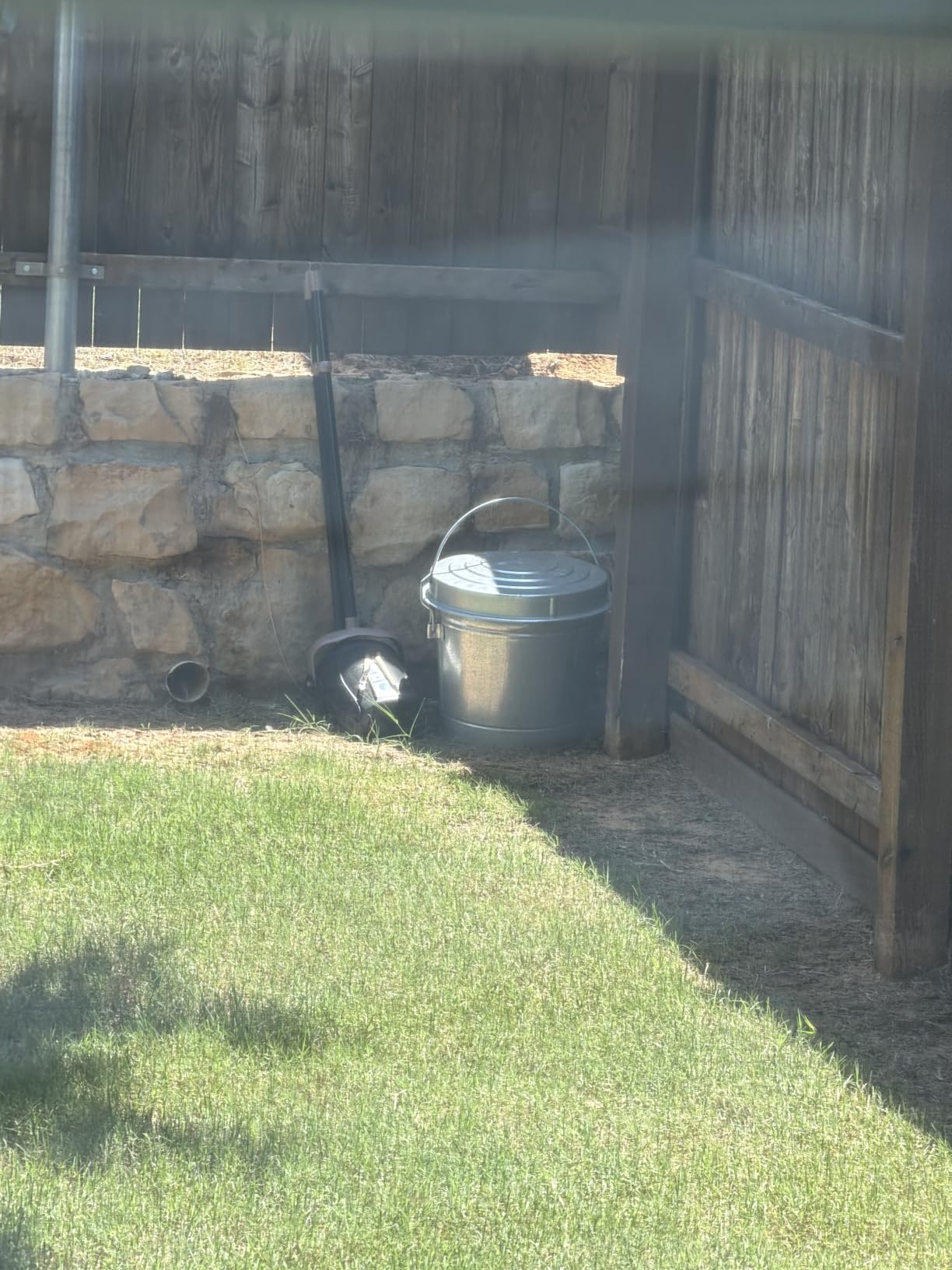 Galvanized Steel Locking Lid Trash Can - 6-Gallon Rodent-Proof Outdoor Storage Bin with Weather-Resistant Lid, Pet Food, Bird Seed, Charcoal Storage, Heavy Duty Metal Can customer photo 1