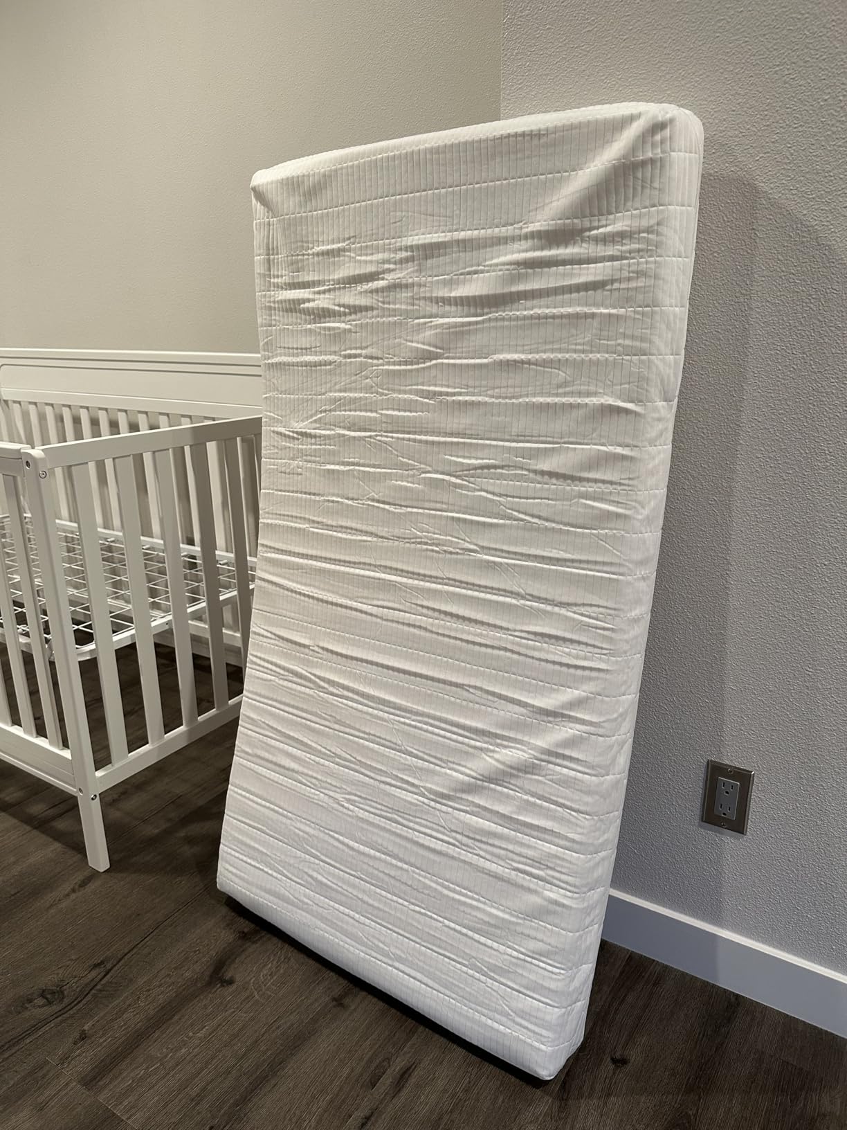 Delta Children Sweet Beginnings Dual Sided Baby Crib Mattress and Toddler Mattress, GREENGUARD Gold and CertiPUR-US Certified, Firm Plant-Based Foam, Waterproof, 5 Year Warranty, Made in USA, White customer photo 1