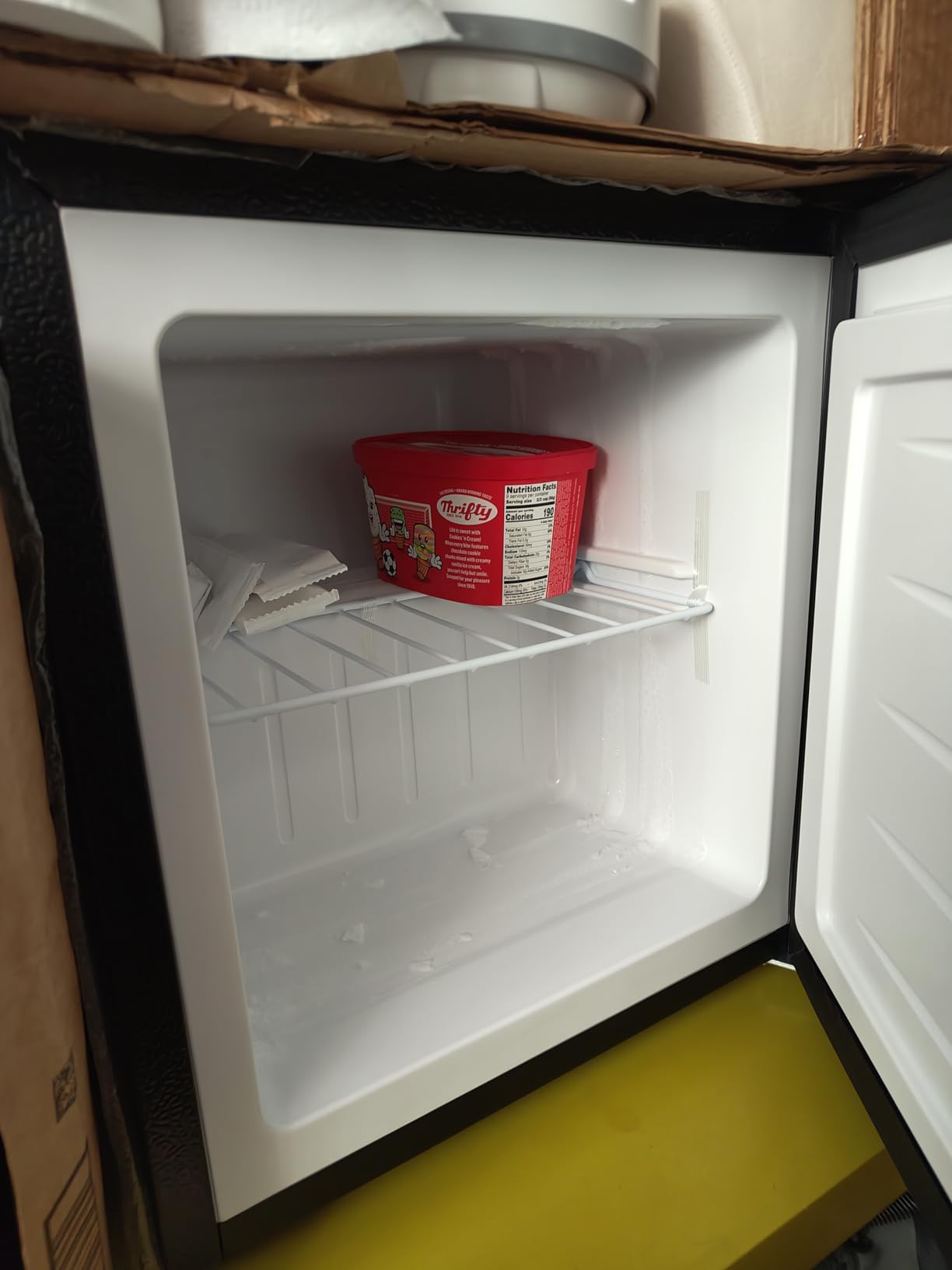 Antarctic Star 6.0 Cu.Ft Upright Freezer, Compact Stand Up Freezer with 7-Temp Control, Removable Glass Shelves, Adjustable Legs & Reversible Door, for Home, Apartment, Dorm, White customer photo 1